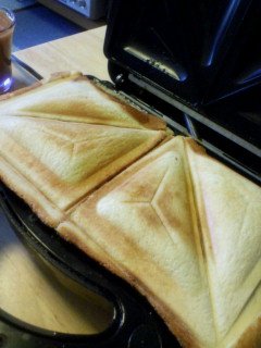 チーズとカツのホットサンド'%><%=image 1, '煮卵たっぷりの角煮♪