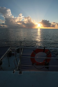 夕焼けのグアム湾