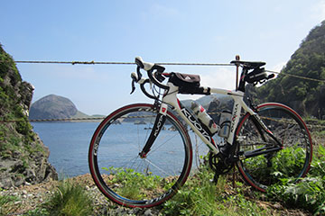 唯一AS以外で自転車を止めて写真を撮ったところ'%></img><%=image 5,'佐渡金山はまだ雪化粧でした