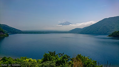 本栖湖から富士山'%><br /><%=image 4,'ゆるキャン△ 本栖湖のトイレ'%><br /><%=image 5,'浩庵キャンプ場